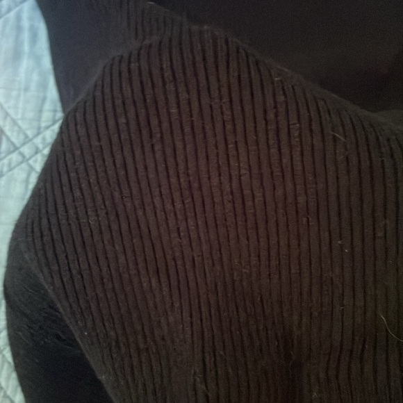 Peekaboo slim fit ribbed sweater - Picture 3 of 4